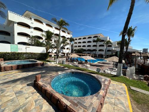 Hotel Quijote Inn - Best Pool Hotels in Mazatlan