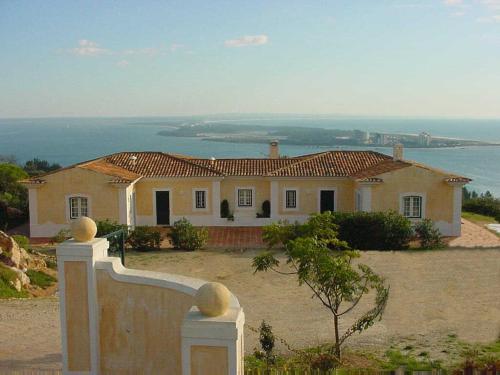 Ha Mar ao Luar - Affordable Hotels in Portugal