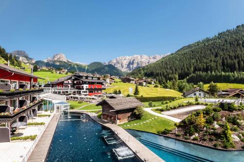 Hotel Alpenroyal - The Leading Hotels of the World - Best Hotels in Selva di Val Gardena