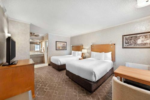 Best Western Plus Black Oak - Best Parking Hotels in Paso Robles, CA