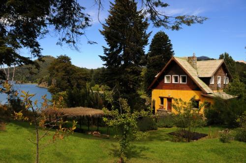 Los Juncos Patagonian Lake House - Best Hotels in Bariloche