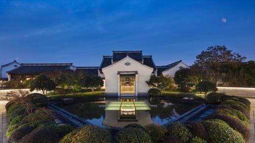Banyan Tree Hangzhou - Best Hotels with Free Breakfast in China