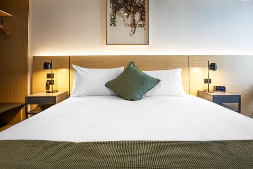 Song Hotel Sydney - Best Hotels with Free Breakfast in Sydney