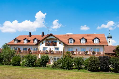 Glasl's Landhotel - Best Hotels with Free Breakfast in Munich