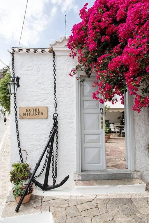 Hotel Miranda - Best Hotels in Hydra