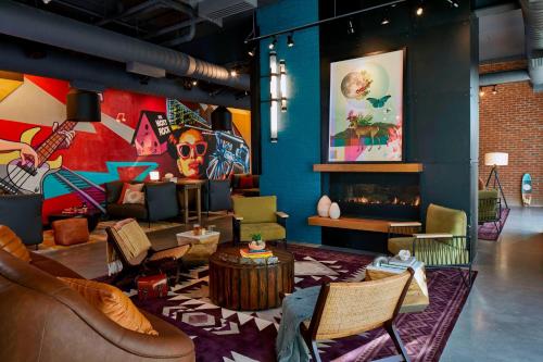 Moxy Chattanooga Downtown - Best Hotels in Chattanooga