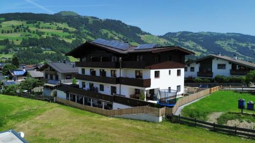 Pension-Appartement Sonnwend - Best Hotels in Tyrol
