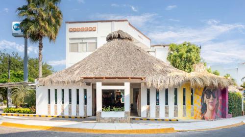 Best Western Posada Chahue - Best Pet-Friendly Hotels in Huatulco