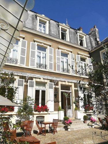 Enclos de l'Evêché - Best Hotels in Pas-de-Calais