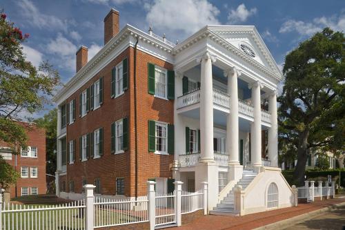 Choctaw Hall Bed & Breakfast - Best Hotels in Natchez