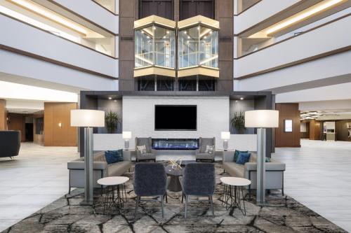 Crowne Plaza Lansing by IHG - Best Parking Hotels in Lansing, MI