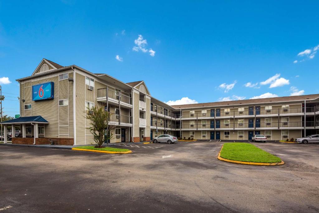 Studio 6-Jacksonville, FL - South - Best Sonesta International Hotels in Florida