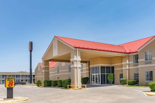 Super 8 by Wyndham Amarillo West - Best Hotels with Free Breakfast in Amarillo, TX