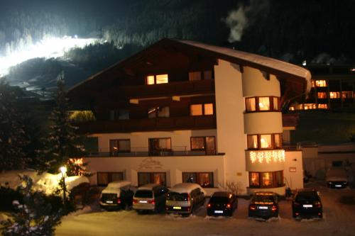 Hotel Garni Senn - Best Hotels in Tyrol