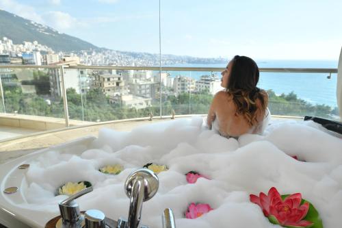 Hollywood Inn Boutique Hotel - Best Hotels with Free Breakfast in Lebanon