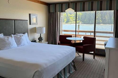 River House Inn, a Baymont by Wyndham