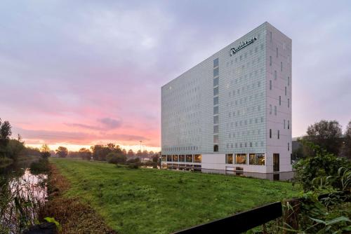 Radisson Hotel & Suites Amsterdam South - Best Radisson Hotel Group in Netherlands
