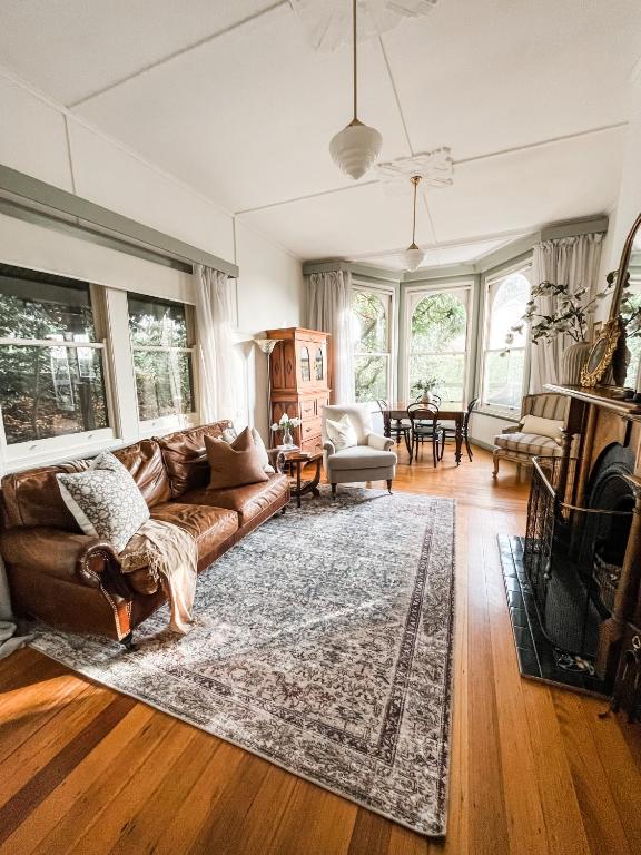 Woolrich Historic Garden Accommodation - Best Hotels in Olinda