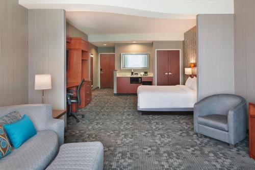 Courtyard by Marriott Ottawa East - Best Hotels with Free Breakfast in Ottawa