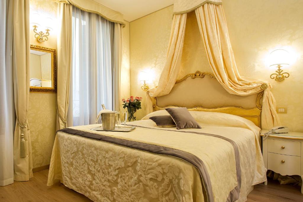 Residenza Goldoni - Best Golf Hotels in Venice