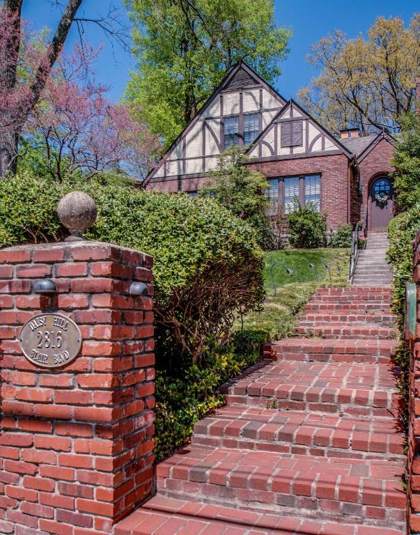 Daisy Hill Bed and Breakfast - Best Hotels in Tennessee