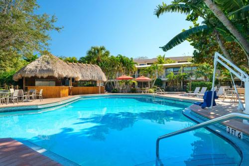 suite hotels in Naples