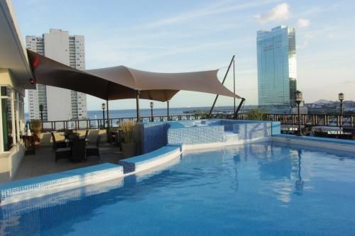 Hotel Bahía Suites - Best Pool Hotels in Panama City