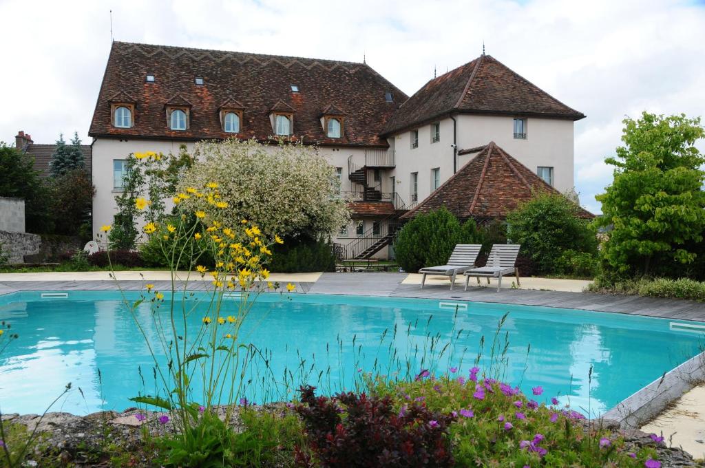 Hostellerie de la Tour d'Auxois - Best Hotels in Côte d'Or