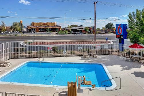 Motel 6 Santa Fe - Best Hotels with Free Breakfast in Santa Fe, NM