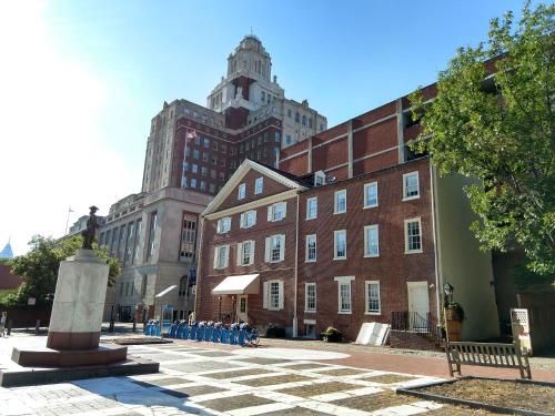 Thomas Bond House Bed and Breakfast - Best Hotels in Center City