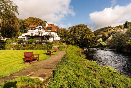 Craig-y-Dderwen Riverside Hotel - Best Pet-Friendly Hotels in Wales