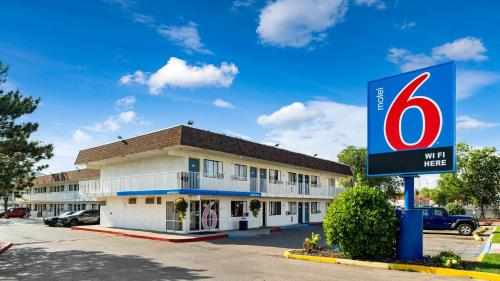 Motel 6-Kalispell, MT - Best Parking Hotels in Glacier National Park, MT