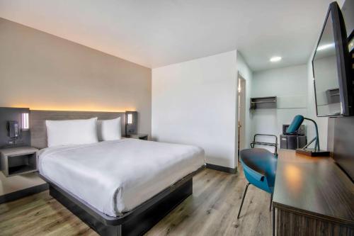 Motel 6-Austin, TX - North - Best Pool Hotels in Austin, TX