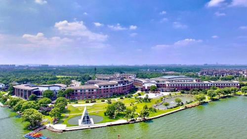 Tongli Lake View Hotel
