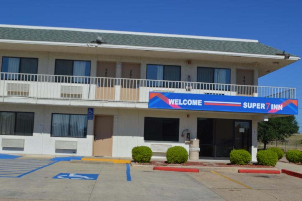 Super 7 Inn - Best Hotels in Bossier City, LA