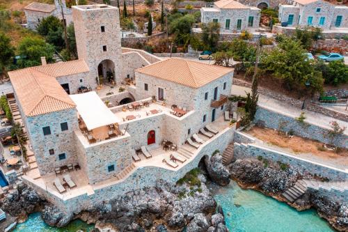 Pirgos Mavromichali - Best Hotels Limeni