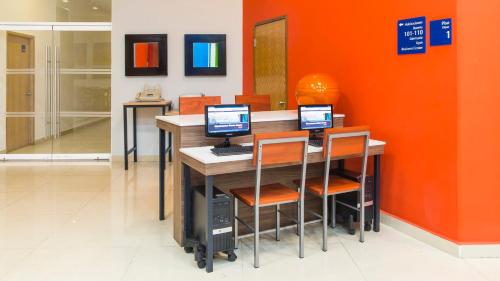 Holiday Inn Express Manzanillo by IHG - Best Pool Hotels in Manzanillo