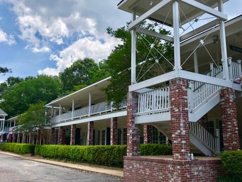 The Lodge at The Bluffs