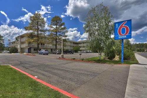 Motel 6-Flagstaff, AZ - West - Woodland Village - Best Pet-Friendly Hotels in Flagstaff, AZ