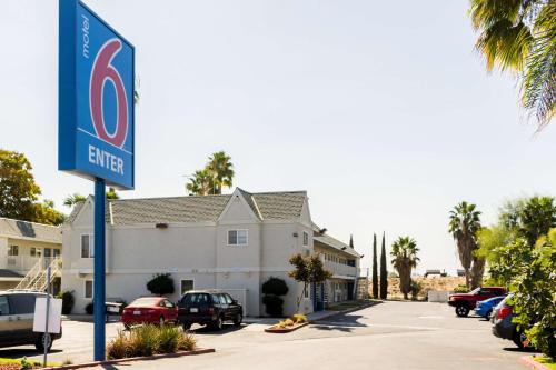 Motel 6-Bakersfield, CA - East - Best Pet-Friendly Hotels in Bakersfield, CA