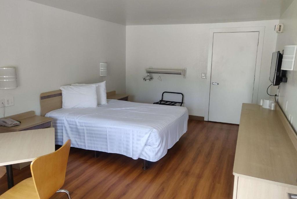 Travelodge by Wyndham Fayetteville - Best Pet-Friendly Hotels in Fayetteville, NC