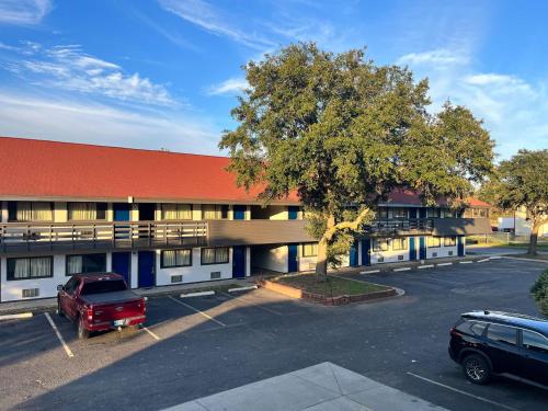 Studio 6 Suites Shreveport, LA Industrial Loop - Best Pet-Friendly Hotels in Shreveport, LA