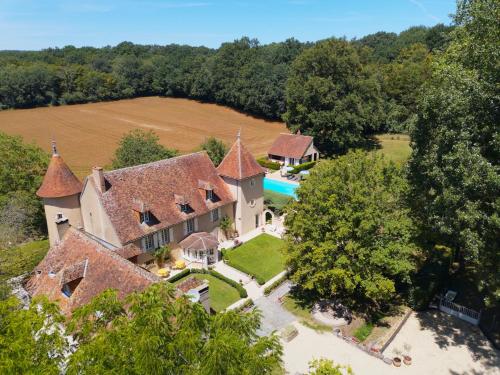 Le Petit Chateau De Sainte Colombe - Best Hotels in Loire Valley