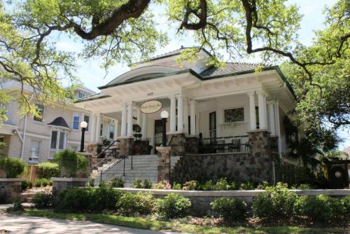 Canal Street Inn - Affordable Hotels in New Orleans