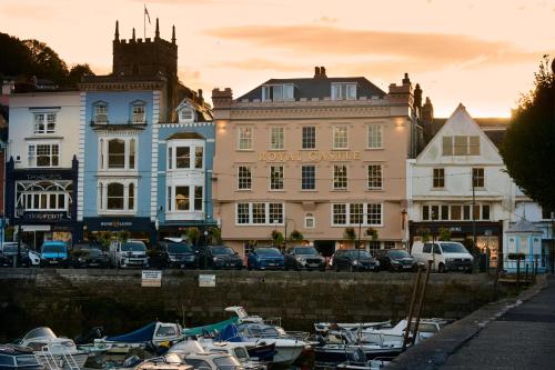 The Royal Castle - Best Dog Friendly Hotels in Devon