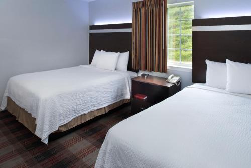 Luxbury Inn & Suites