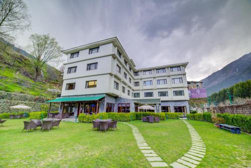 The Rock Manali Centrally Heated Property