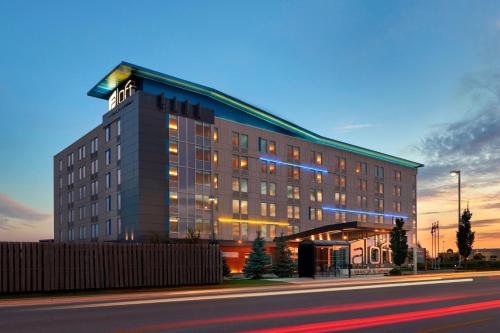 Aloft Vaughan Mills - Best Parking Hotels in Toronto