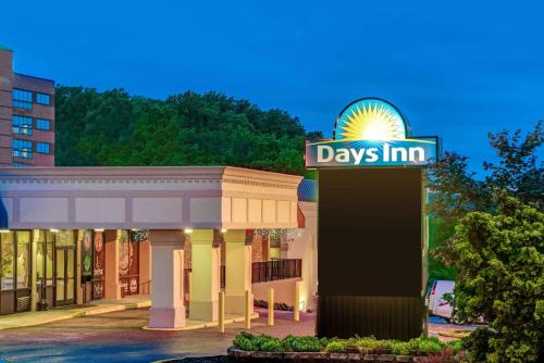 hotels with suites in Baltimore