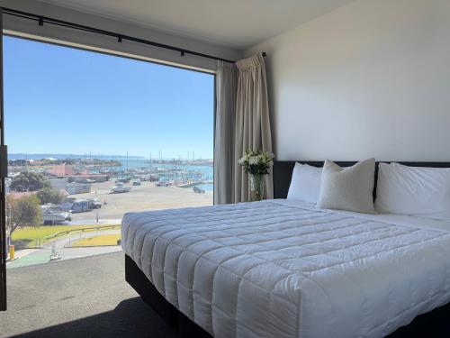 Bluewater Hotel - Best Pool Hotels in New Zealand